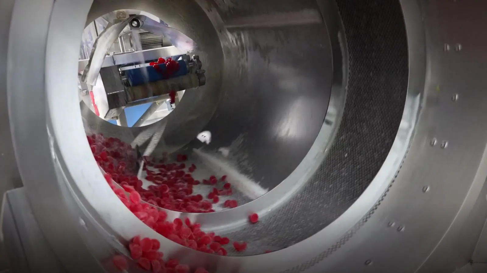 Finished gummies in the coating tumbler